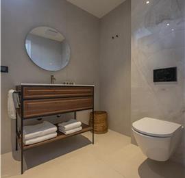 Selection of 5 bedroom seafront villas with pool on Ciovo near Trogir, sleeps 10